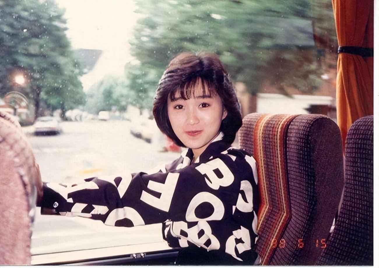 小金体育官方入口-堕落的“清纯女星”酒井法子，这张腿间蝴蝶背后，隐藏着的故事