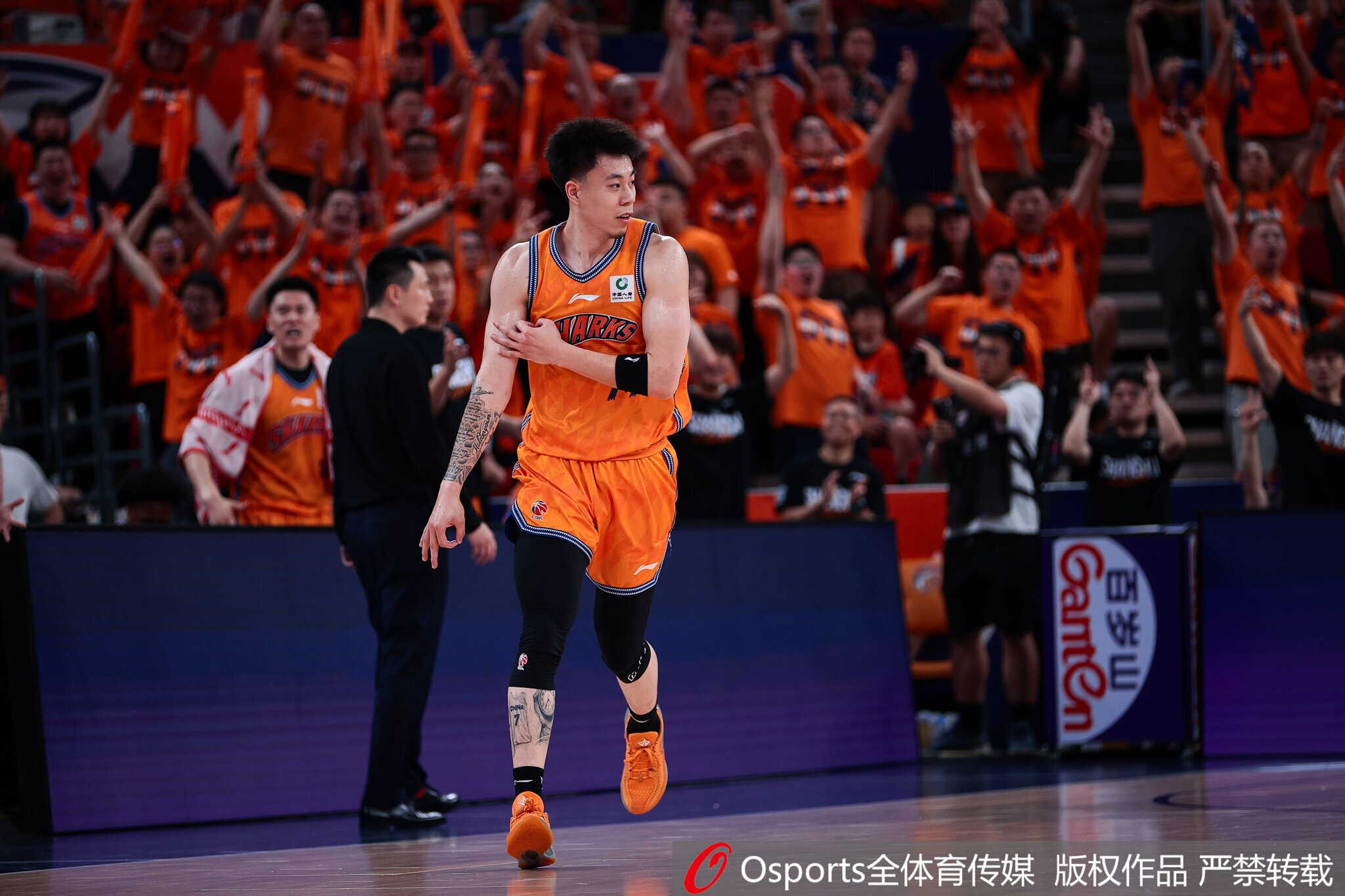 小金体育登录入口-媒体人：赵睿/周琦/胡明轩等人落选有各自原因 张镇麟则令人意外